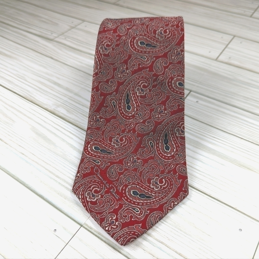 Oscar de la Renta Red Silver Embroidered Paisley Jacquard Necktie